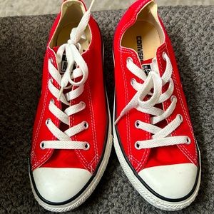 Converse All Star low top Red Shoes. kids size 3